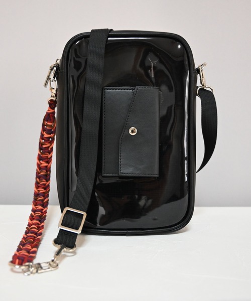An+u(アンユー)の「PVCショルダーバッグ ST(ショルダーバッグ・レディース・ホワイト/ブラック・ONE SIZE)」の10枚目の写真