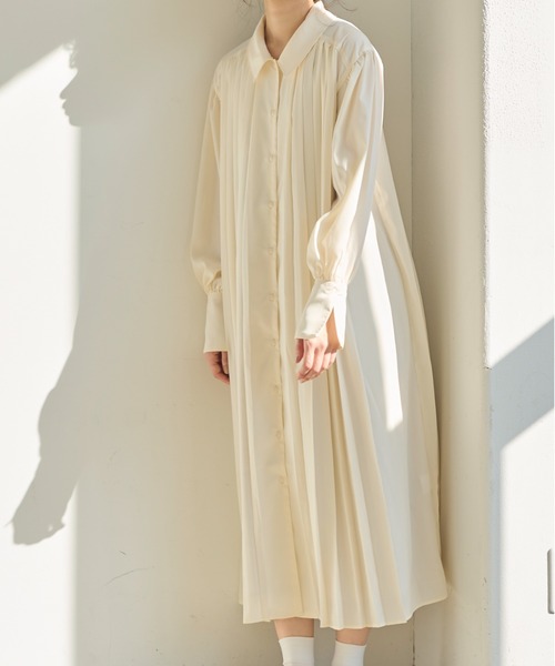 idem(イデム)の「pleats nuance onepiece/ベルト付プリーツワンピース(ワンピース・レディース・ブルー/ブラック/アイボリー・FREE)」の16枚目の写真