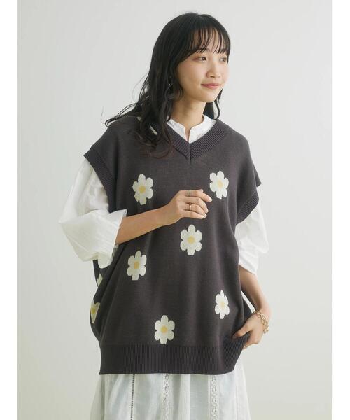 CRAFT STANDARD BOUTIQUE（クラフトスタンダードブティック）の「花柄ニットベスト（ベスト・レディース・サックスブルー/チャコールグレー・FREE）」の5枚目の写真