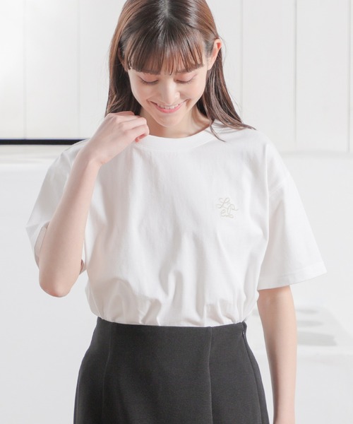 Honeys（ハニーズ）の「ワンポイント刺繍Tシャツ（Tシャツ
