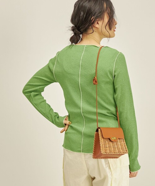 SHIPS(シップス)の「〈手洗い可能〉ドライタッチ テレコ ボートネック プルオーバー(Tシャツ/カットソー・レディース・グリーン/ダークグレー/ネイビー/オフホワイト/ブラック/ダークブラウン/ピンク・ONE SIZE)」の4枚目の写真