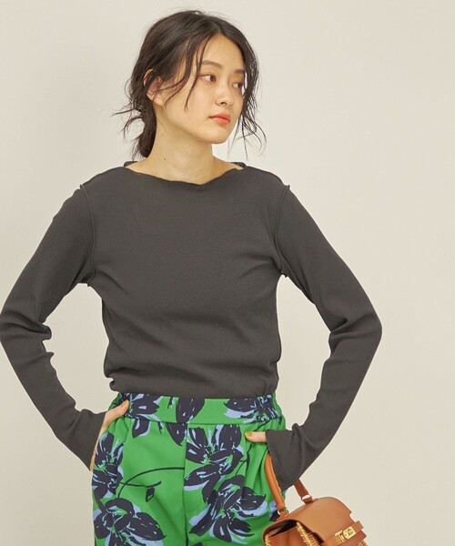 SHIPS(シップス)の「〈手洗い可能〉ドライタッチ テレコ ボートネック プルオーバー(Tシャツ/カットソー・レディース・グリーン/ダークグレー/ネイビー/オフホワイト/ブラック/ダークブラウン/ピンク・ONE SIZE)」の7枚目の写真
