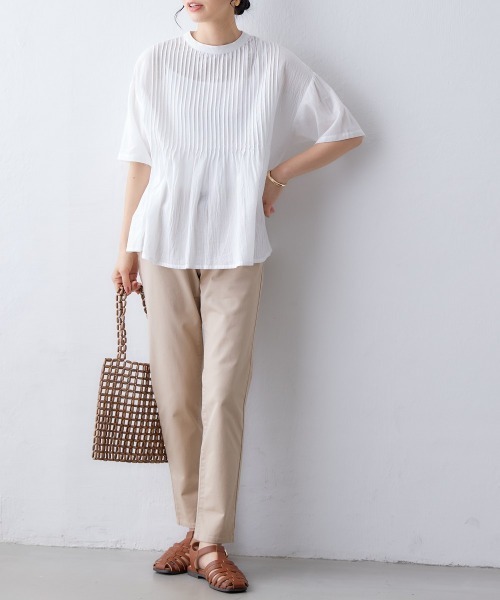 nissen（ニッセン）の「ゆるフィットスキニーパンツ（股下70ｃｍ）（チノパンツ・レディース・カーキ/ブラック/ネイビー系1/モカ/オフホワイト/ベージュ/ライトベージュ/ネイビー系2/ブルーグレー/バーガンディー・L/S/LL/M/3L）」の11枚目の写真