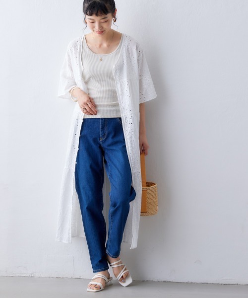 nissen（ニッセン）の「ゆるフィットスキニーパンツ（股下70ｃｍ）（チノパンツ・レディース・カーキ/ブラック/ネイビー系1/モカ/オフホワイト/ベージュ/ライトベージュ/ネイビー系2/ブルーグレー/バーガンディー・L/S/LL/M/3L）」の15枚目の写真