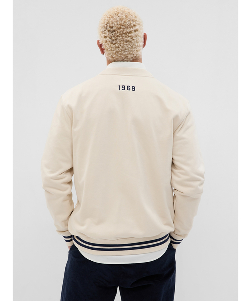 GAP（ギャップ）の「Gapロゴ フレンチテリーカーディガン(ユニセックス)（カーディガン/ボレロ・メンズ・グレー/ベージュ/ネイビー・XS/S/M/L/XL）」の4枚目の写真