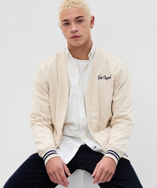 GAP（ギャップ）の「Gapロゴ フレンチテリーカーディガン(ユニセックス)（カーディガン/ボレロ・メンズ・グレー/ベージュ/ネイビー・XS/S/M/L/XL）」の3枚目の写真