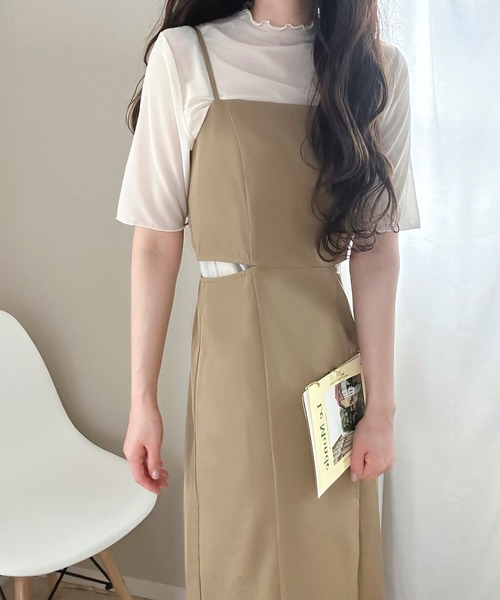 LAUIR(ラウアー)の「ウエストデザインキャミワンピース(ワンピース・レディース・ベージュ/ブラック/チャコールグレー・MEDIUM/LARGE)」の3枚目の写真