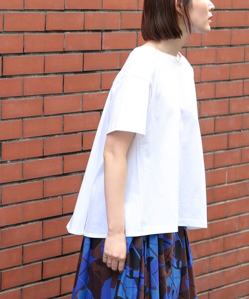 Ray BEAMS（レイビームス）の「Ray BEAMS / バック フレア クルーネック Tシャツ（Tシャツ/カットソー・レディース・ブラック/ホワイト/ブラック×ホワイト・ONE SIZE）」の13枚目の写真