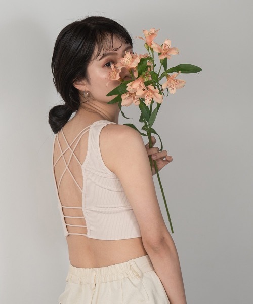 Amiur（エミレ）の「relax fit bra top（タンクトップ・レディース・ブラック/ベージュ/アイボリー・FREE）」の4枚目の写真