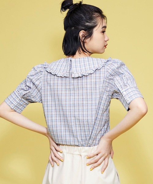 FOREVER 21（フォーエバー トゥエンティーワン）の「【FEMININE】ビッグカラーブラウス（シャツ/ブラウス・レディース・ホワイト/ブルー・FREE）」の6枚目の写真