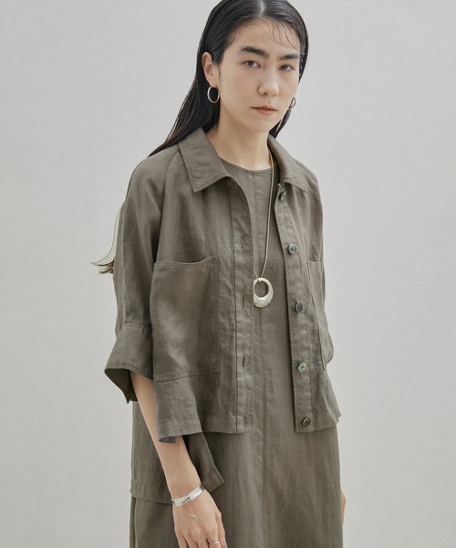 SALON adam et rope'（サロン アダム エ ロペ）の「【セットアップ対応・手洗い可能】麻ツイルハーフスリーブシャツ（シャツ/ブラウス・レディース・ブラック/カーキ/ピンク・FREE）」の3枚目の写真