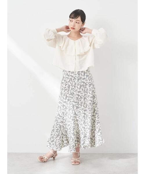 ラッフルショートブラウス