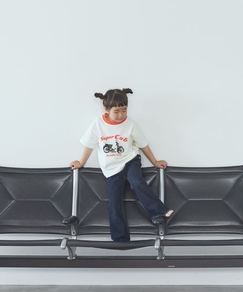 LOWRYS FARM（ローリーズファーム）の「デニムフレアパンツ　904952（デニムパンツ・キッズ・ワンウォッシュ/ケミカルウォッシュ・110cm/120cm/130cm/140cm/150cm）」の6枚目の写真