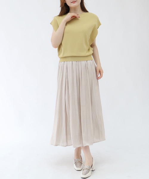 TRUDEA（トルディア）の「シャイニーフレアスカート（スカート・レディース・ラベンダー/ピンク/グレイッシュベージュ/チャコールグレー・MEDIUM）」の9枚目の写真
