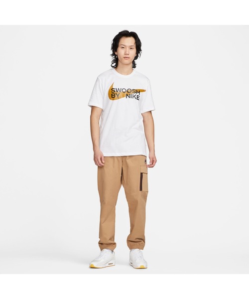 NIKE(ナイキ)の「NIKE/ナイキ M NSW TEE BIG SW FA23(Tシャツ/カットソー・メンズ・ブラック/ホワイト・M/L/XL/S)」の8枚目の写真