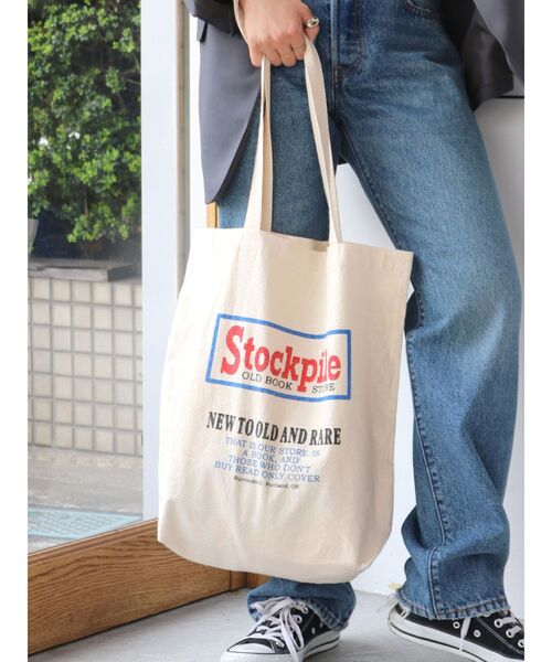 Ungrid(アングリッド)の「ロゴトートバッグ(トートバッグ・レディース・ベージュ/レッド・FREE)」の3枚目の写真