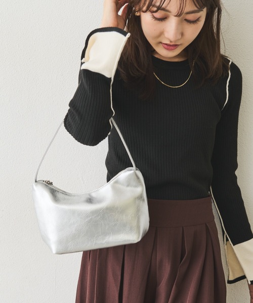 Aunt Marie's(アントマリーズ)の「エナメルミニショルダー/ハンドバッグ(ショルダーバッグ・レディース・レッド/ブラック/シルバー・FREE)」の22枚目の写真