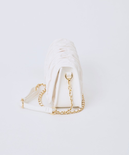 one after another NICE CLAUP(ワンアフターアナザーナイスクラップ)の「【再入荷】シャーリングミニショルダーバッグ(ショルダーバッグ・レディース・ブラック/ピンク/アイボリー・ONE SIZE)」の7枚目の写真