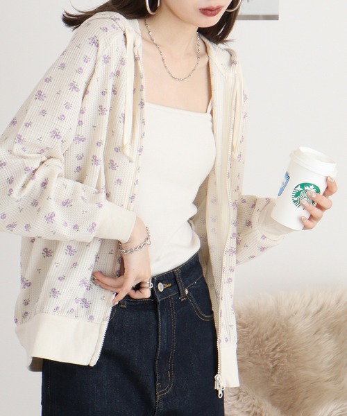 美品☆イチパーセント　ラッフル付トレーナー ✨ Premium Thrift Find ✨ Brand: XYz Condition: Excellent
