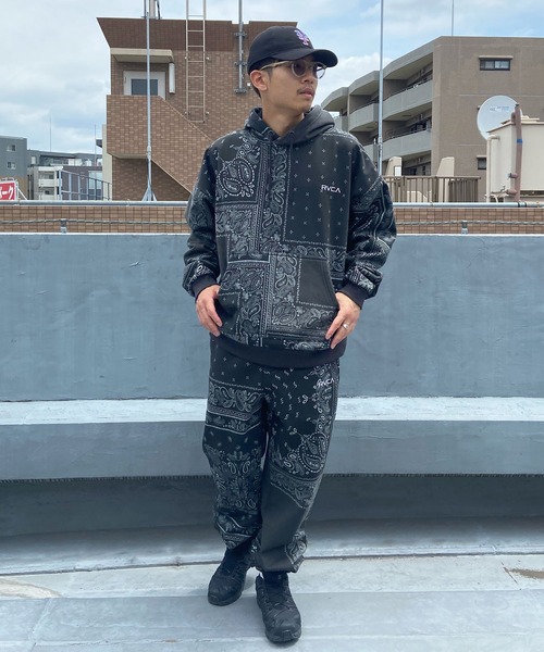セール】RVCA/ルーカ スウェットパンツ バンダナ総柄 撥水