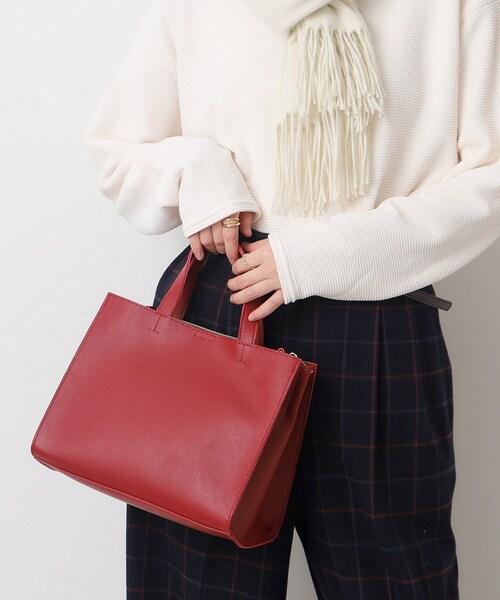 SHOO・LA・RUE（シューラルー）の「◆一枚革風スクエアトート（トートバッグ・レディース・グレー/ブラック/ダークブラウン/ワインレッド・00）」の9枚目の写真