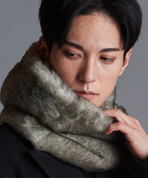 NO ID.（ノーアイディ）の「【NO ID.】Fake Fur Twist Snood / フェイク ファー ツイスト スヌード（ストール/ショール・メンズ・ダークグレー/ブラック/ライトグレー/ホワイト/ベージュ・ONE SIZE）」の3枚目の写真