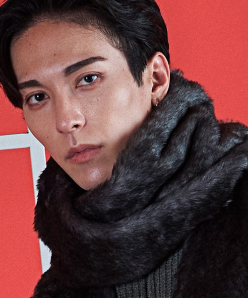 NO ID.（ノーアイディ）の「【NO ID.】Fake Fur Twist Snood / フェイク ファー ツイスト スヌード（ストール/ショール・メンズ・ダークグレー/ブラック/ライトグレー/ホワイト/ベージュ・ONE SIZE）」の4枚目の写真