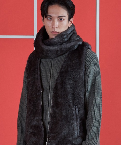 NO ID.（ノーアイディ）の「【NO ID.】Fake Fur Twist Snood / フェイク ファー ツイスト スヌード（ストール/ショール・メンズ・ダークグレー/ブラック/ライトグレー/ホワイト/ベージュ・ONE SIZE）」の6枚目の写真