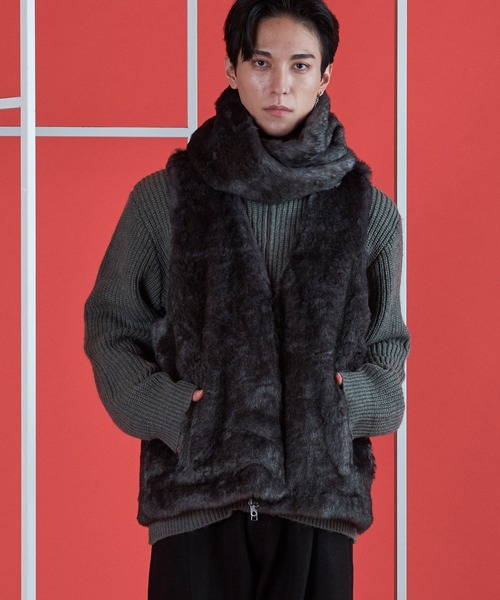 NO ID.（ノーアイディ）の「【NO ID.】Fake Fur Twist Snood / フェイク ファー ツイスト スヌード（ストール/ショール・メンズ・ダークグレー/ブラック/ライトグレー/ホワイト/ベージュ・ONE SIZE）」の8枚目の写真