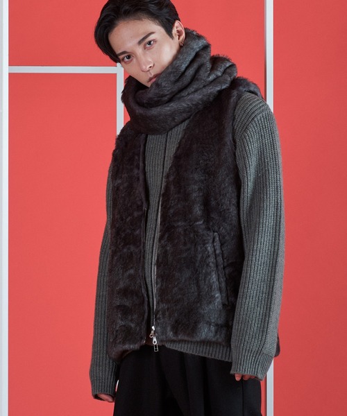 NO ID.（ノーアイディ）の「【NO ID.】Fake Fur Twist Snood / フェイク ファー ツイスト スヌード（ストール/ショール・メンズ・ダークグレー/ブラック/ライトグレー/ホワイト/ベージュ・ONE SIZE）」の11枚目の写真