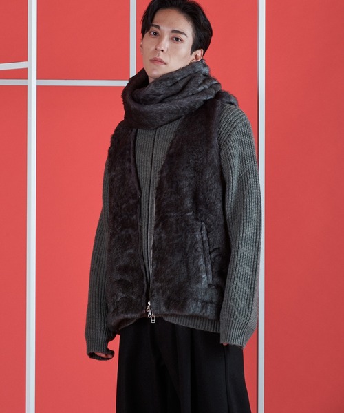 NO ID.（ノーアイディ）の「【NO ID.】Fake Fur Twist Snood / フェイク ファー ツイスト スヌード（ストール/ショール・メンズ・ダークグレー/ブラック/ライトグレー/ホワイト/ベージュ・ONE SIZE）」の12枚目の写真