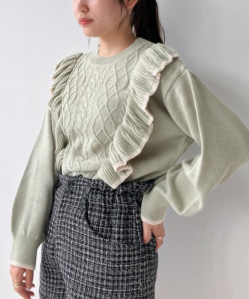 AS KNOW AS plus（アズノゥアズプラス）の「☆たてフリルケーブル編み