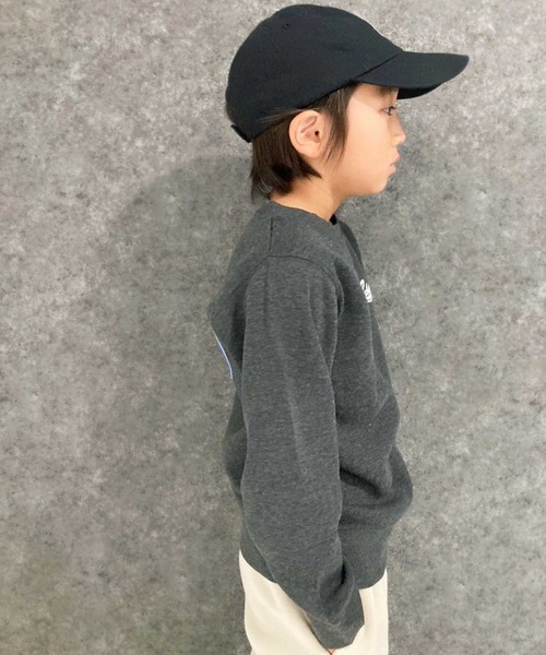 THE CASUAL（カジュアル）の「裏起毛　バックプリントトレーナー（スウェット・キッズ・ブラウン系1/ブラウン系/杢グレー/ベージュ系/ネイビー/ダークグリーン/グレー系/グレイッシュベージュ/チャコール/ブラック/ブラック系1/オートミール/ネイビー系/ベージュ系1/ブラック系/ダークグリーン系・120cm/130cm/140cm/150cm/110cm/160cm）」の21枚目の写真