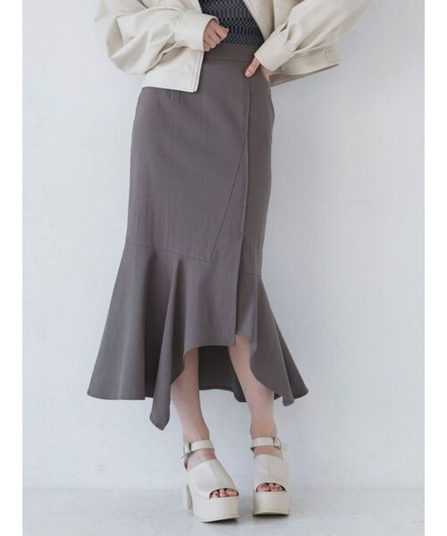 MURUA（ムルーア）の「アシメヘムデザインスカート（スカート・レディース・グレー/アイボリー/ブラック/ライトグリーン・1/2）」の3枚目の写真