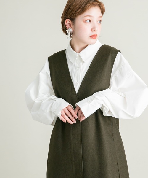 KBF(ケイビーエフ)の「ボリュームスリーブクロップドシャツ(シャツ/ブラウス・レディース・ピンク系その他/オフホワイト/ブラック・ONE)」の2枚目の写真