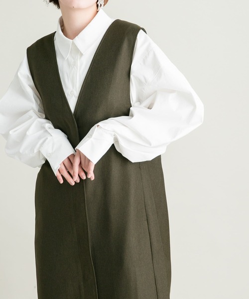 KBF(ケイビーエフ)の「ボリュームスリーブクロップドシャツ(シャツ/ブラウス・レディース・ピンク系その他/オフホワイト/ブラック・ONE)」の4枚目の写真