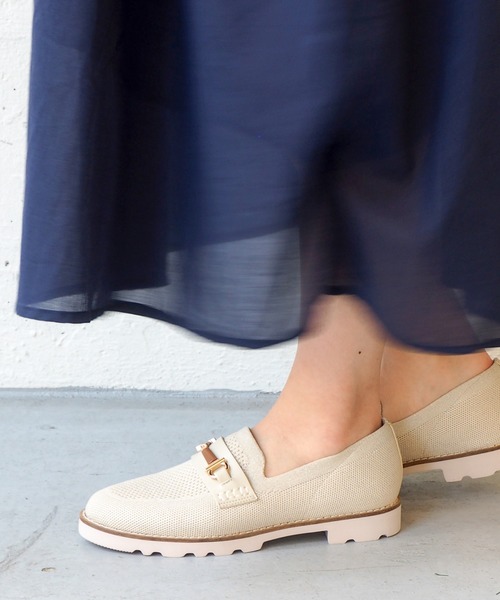 あしながおじさん（アシナガオジサン）の「軽量│ニットローファー　1310223（ローファー・レディース・ネイビー/グレイッシュベージュ/アイボリー/ブラック/ブラック系その他・24.5cm/24.0cm/23.5cm/23.0cm/22.5cm）」の2枚目の写真