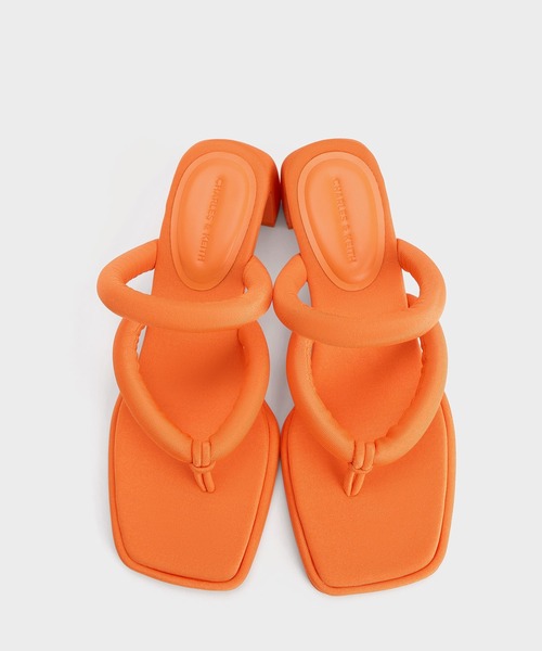 CHARLES & KEITH(チャールズ & キース)の「Toni トニー パッフィーストラップトングサンダル(サンダル・レディース・ブラック系その他2/オフホワイト/オレンジ・25cm/24.5cm/23.5cm/23cm/22.5cm)」の11枚目の写真
