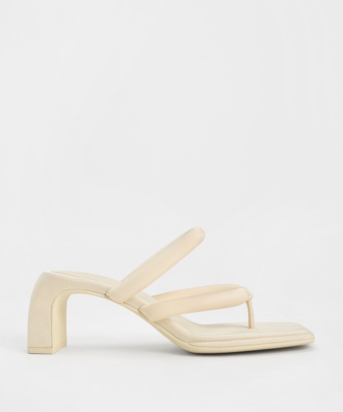 CHARLES & KEITH(チャールズ & キース)の「Toni トニー パッフィーストラップトングサンダル(サンダル・レディース・ブラック系その他2/オフホワイト/オレンジ・25cm/24.5cm/23.5cm/23cm/22.5cm)」の12枚目の写真