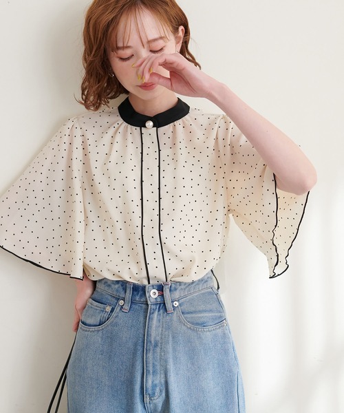 natural couture（ナチュラルクチュール）の「【WEB限定】パール釦ポイントバイカラーフレア5分袖ブラウス（シャツ/ブラウス・レディース・ベージュ系その他/ピンク/ネイビー/ドット/ピンクベージュ/サックスブルー/オフホワイト/その他1・FREE）」の7枚目の写真