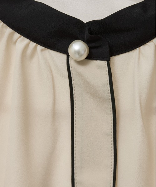 natural couture（ナチュラルクチュール）の「【WEB限定】パール釦ポイントバイカラーフレア5分袖ブラウス（シャツ/ブラウス・レディース・ベージュ系その他/ピンク/ネイビー/ドット/ピンクベージュ/サックスブルー/オフホワイト/その他1・FREE）」の13枚目の写真