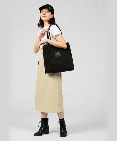 To b. by agnes b.（トゥービーバイアニエスベー）の「ロゴ レザーネーム スクエア トートバッグ（トートバッグ・レディース・ブラック・FREE）」の7枚目の写真