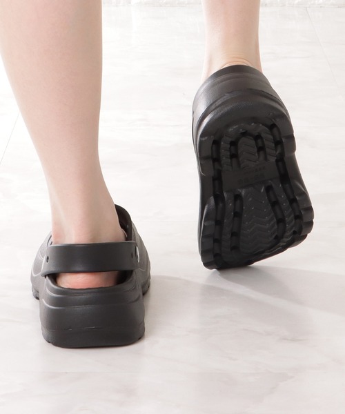 ブラック ストラップ付きサンダル Dr.Martens ドクターマーチン Ricki 3 Strap Sandal サンダル