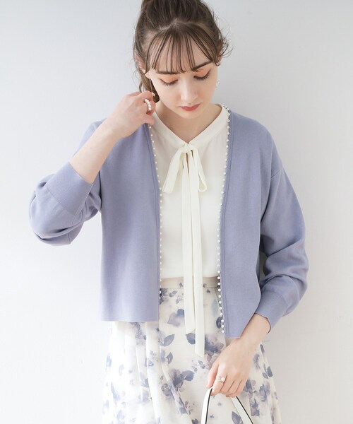 couture brooch(クチュールブローチ)の「◆パール調トリミングボレロ(カーディガン/ボレロ・レディース・ライトブルー/アイボリー/ブラック・38/42)」の4枚目の写真