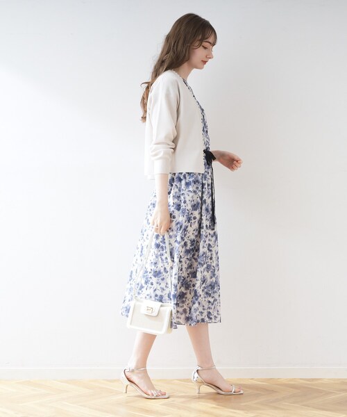 couture brooch(クチュールブローチ)の「◆パール調トリミングボレロ(カーディガン/ボレロ・レディース・ライトブルー/アイボリー/ブラック・38/42)」の16枚目の写真