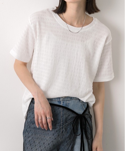 ad thie(アドティエ)の「リンクル クルーネック カットソー(Tシャツ/カットソー・レディース・オフホワイト/ブラック/ライトグリーン・FREE)」の2枚目の写真