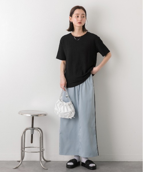 ad thie(アドティエ)の「リンクル クルーネック カットソー(Tシャツ/カットソー・レディース・オフホワイト/ブラック/ライトグリーン・FREE)」の8枚目の写真