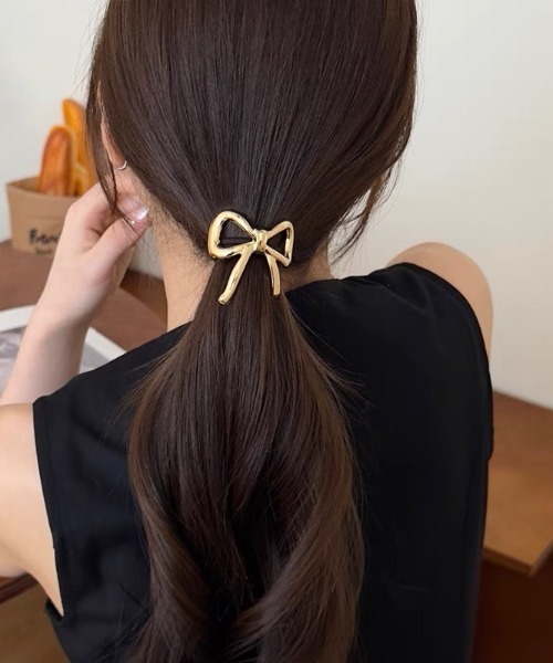 E&C closet…（イーアンドシークローゼット）の「メタルリボンヘアゴム（L）（ヘアゴム・レディース・シルバー/ゴールド・FREE）」の2枚目の写真