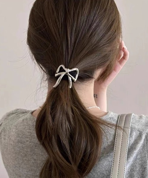 E&C closet…（イーアンドシークローゼット）の「メタルリボンヘアゴム（L）（ヘアゴム・レディース・シルバー/ゴールド・FREE）」の4枚目の写真