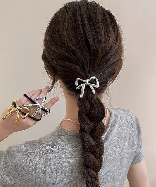E&C closet…（イーアンドシークローゼット）の「メタルリボンヘアゴム（L）（ヘアゴム・レディース・シルバー/ゴールド・FREE）」の7枚目の写真